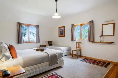 Wine Loft - Cosy Country Retreat With Ocean Views - Accommodation Newcastle 2