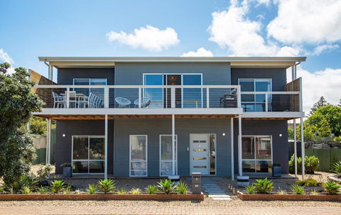Xanadu - Aldinga Beach - C21 SouthCoast Holidays - Accommodation Newcastle 0