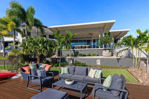 Bayview Paradise With Private Pool-Marina Deck - Accommodation Newcastle 0