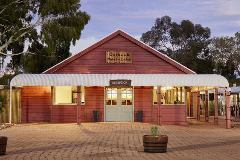 Outback Hotel - Accommodation Newcastle 0