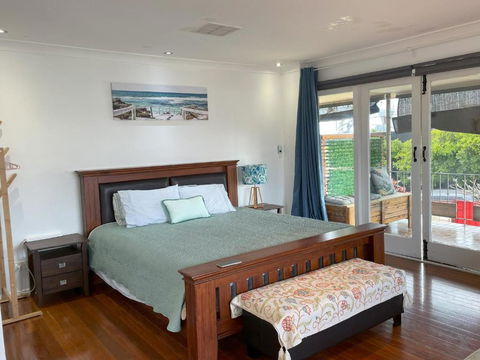 Zen Escape Guest House- Romantic Escape, Cozy Delight, Oasis Suite - Accommodation Newcastle 0