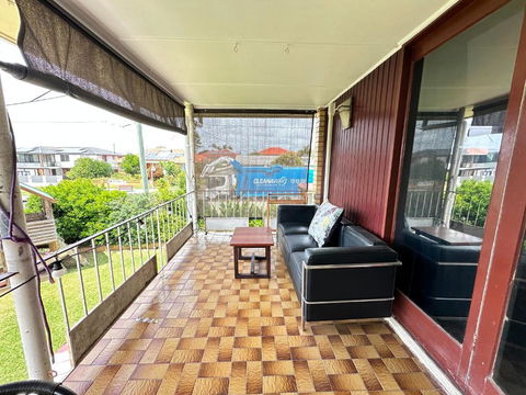 Zen Escape Guest House- Romantic Escape, Cozy Delight, Oasis Suite - Accommodation Newcastle 2