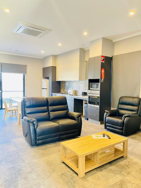 Berrimah Cozy Retreat - Accommodation Newcastle 4