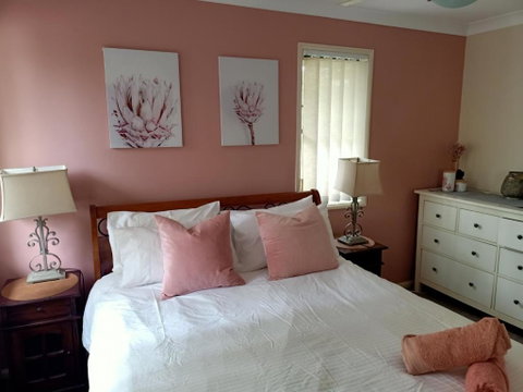 Tingalpa Townhouse Treat - Accommodation Newcastle 0