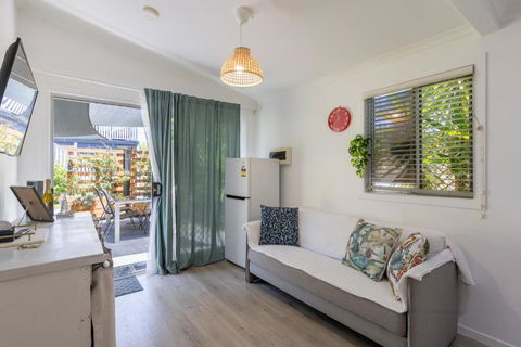 Zen Escape Guest House- Zen Garden Tiny Home, Nooky Studio - Accommodation Newcastle 0