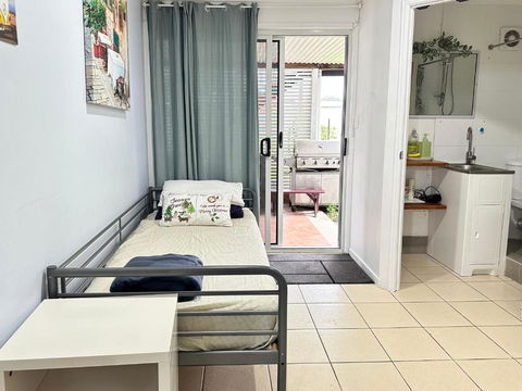 Zen Escape Guest House- Zen Garden Tiny Home, Nooky Studio - Accommodation Newcastle 2