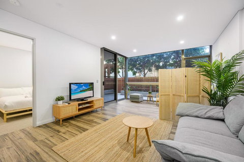 Zetland Near Shops & Train With Gym&Pool For 6ppl - Accommodation Newcastle 0