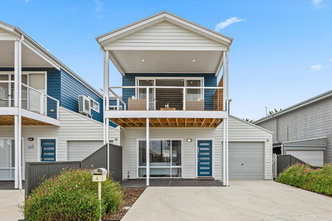 Zion By The Sea - Aldinga Beach - C21 SouthCoast Holidays - Accommodation Newcastle 1