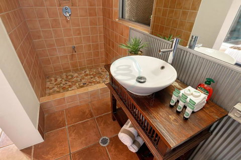 Zen Serene Seascape - Family Pool - BBQ - Markets - Accommodation Newcastle 1