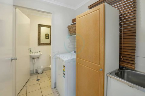 Zen Serene Seascape - Family Pool - BBQ - Markets - Accommodation Newcastle 2