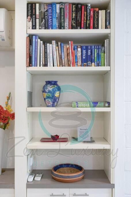 ZEN TREETOPS - Boutique 2-BR Apt W/ Private Pool - Accommodation Newcastle 1