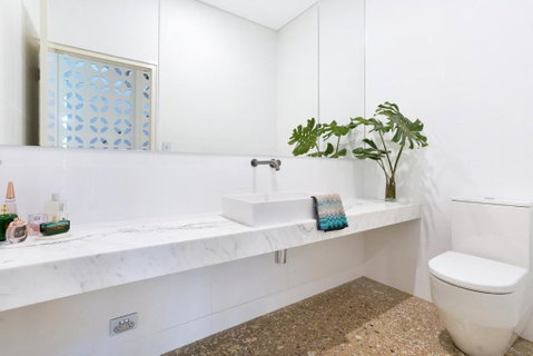 ZenLux Massive 5-BR Holiday Home - Pool - BBQ - Accommodation Newcastle 3