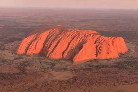 Scenic Flight: Uluru & Kata Tjuta - Accommodation Newcastle 2