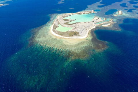 Abrolhos Islands Fixed-Wing Scenic Flight - Accommodation Newcastle 4