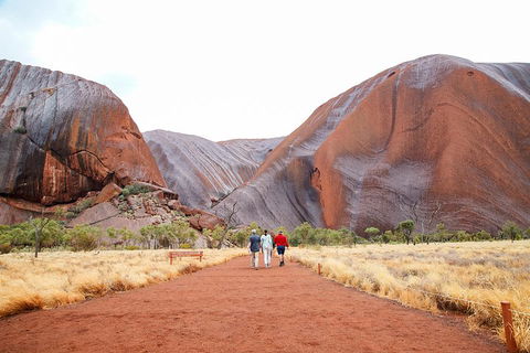 2-Day Uluru (Ayers Rock) And Kata Tjuta Trip From Alice Springs - Accommodation Newcastle 1