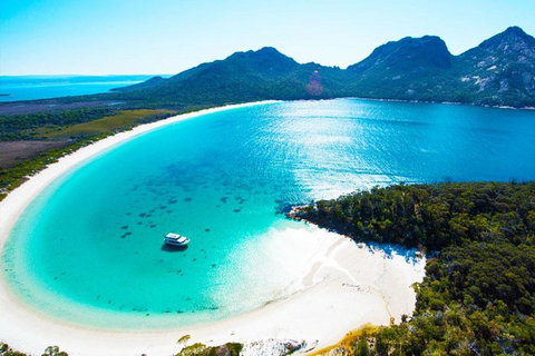 Wineglass Bay Private Charter Service - Accommodation Newcastle 2