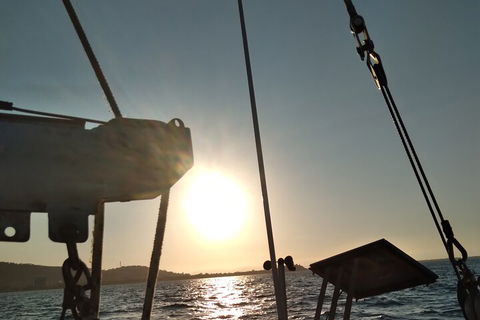 Townsville Small Group Early Morning Sailing Cruise Boat Tour Charter Hire - Accommodation Newcastle 5