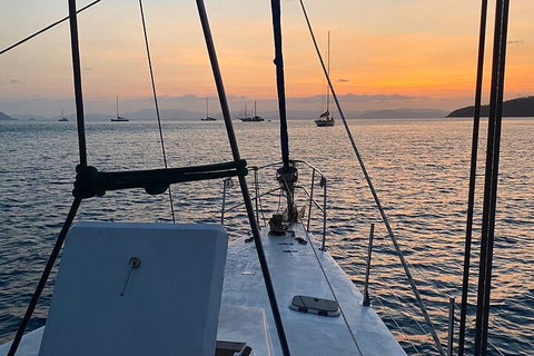 2 Night Small Group Whitsundays Sailing Adventure Aboard Mandrake - Accommodation Newcastle 2