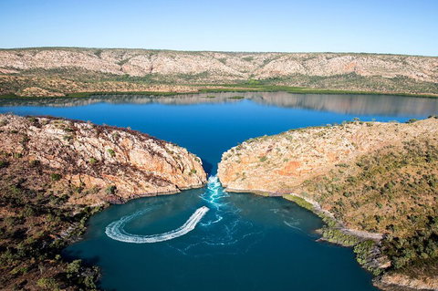 Buccaneer Explorer - Accommodation Newcastle 4