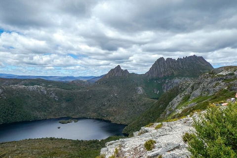 6 Day Trek The Cradle Mountain Overland Track - Accommodation Newcastle 2