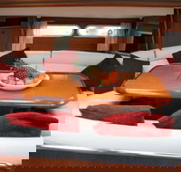 1-Night Whitsundays Private Charter Aboard Cruising Yacht Milady - Accommodation Newcastle