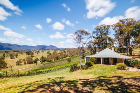 Luxury Blue Mountains Tour With Aussie BBQ Lunch And Wine Tasting - Accommodation Newcastle 5